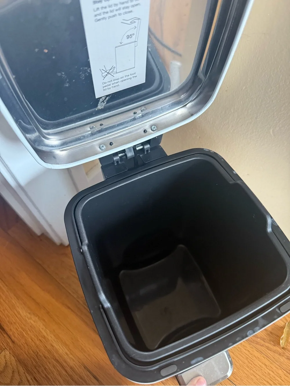 White Step Trash Can with Pedal - Compact Kitchen Bin